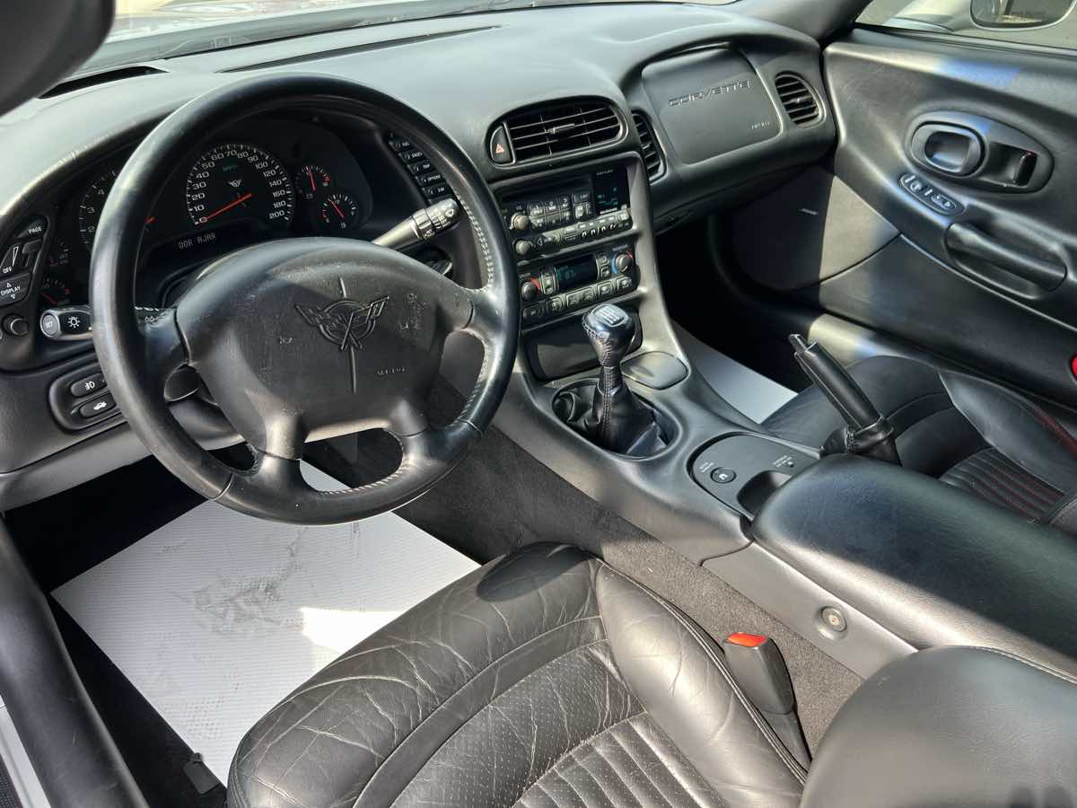 2004 Chevrolet Corvette photo 12