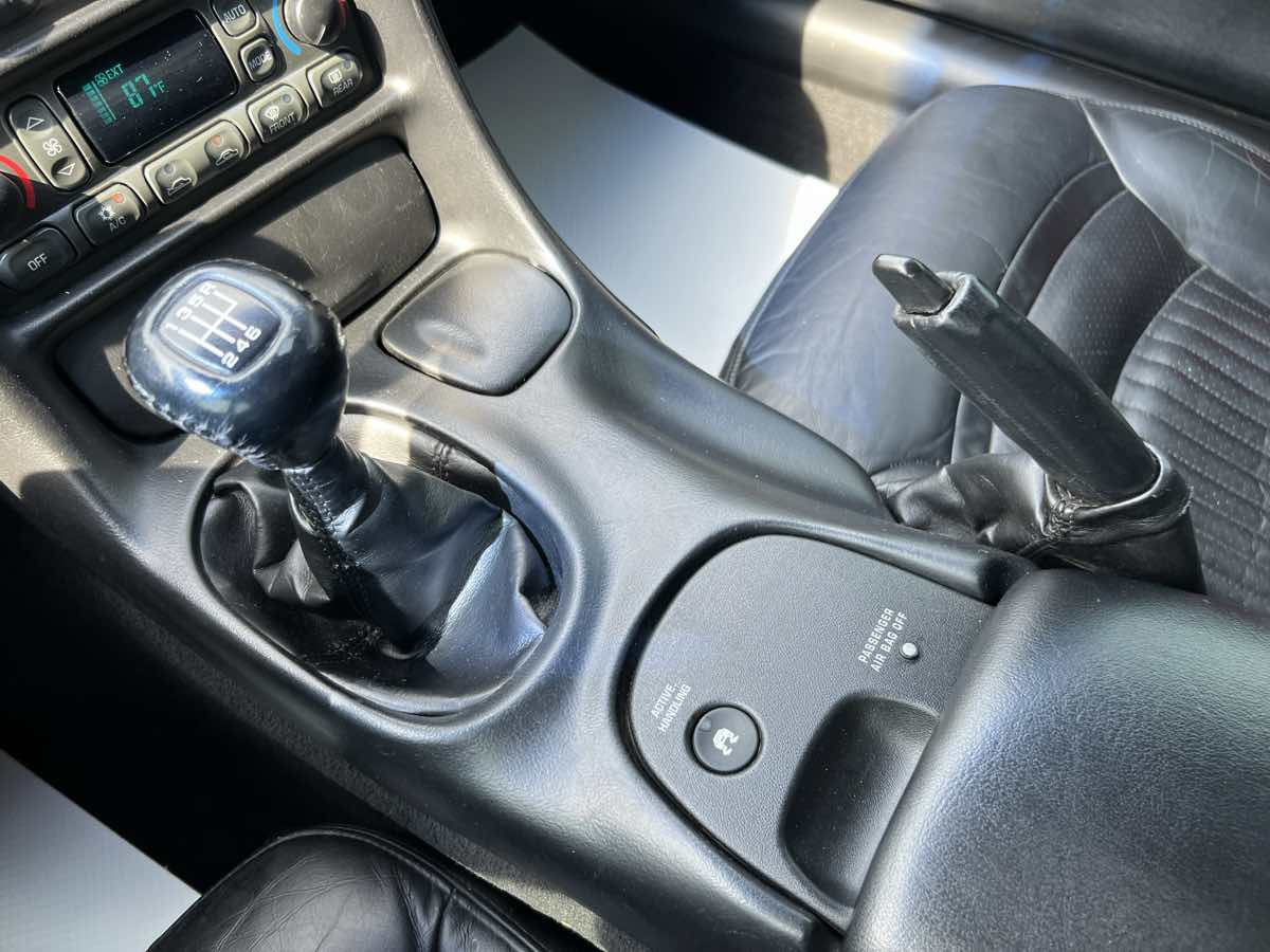 2004 Chevrolet Corvette photo 19