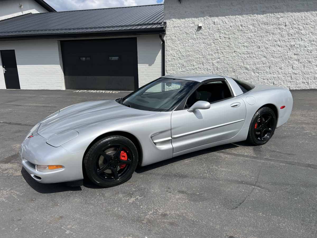 1998 Chevrolet Corvette photo 2