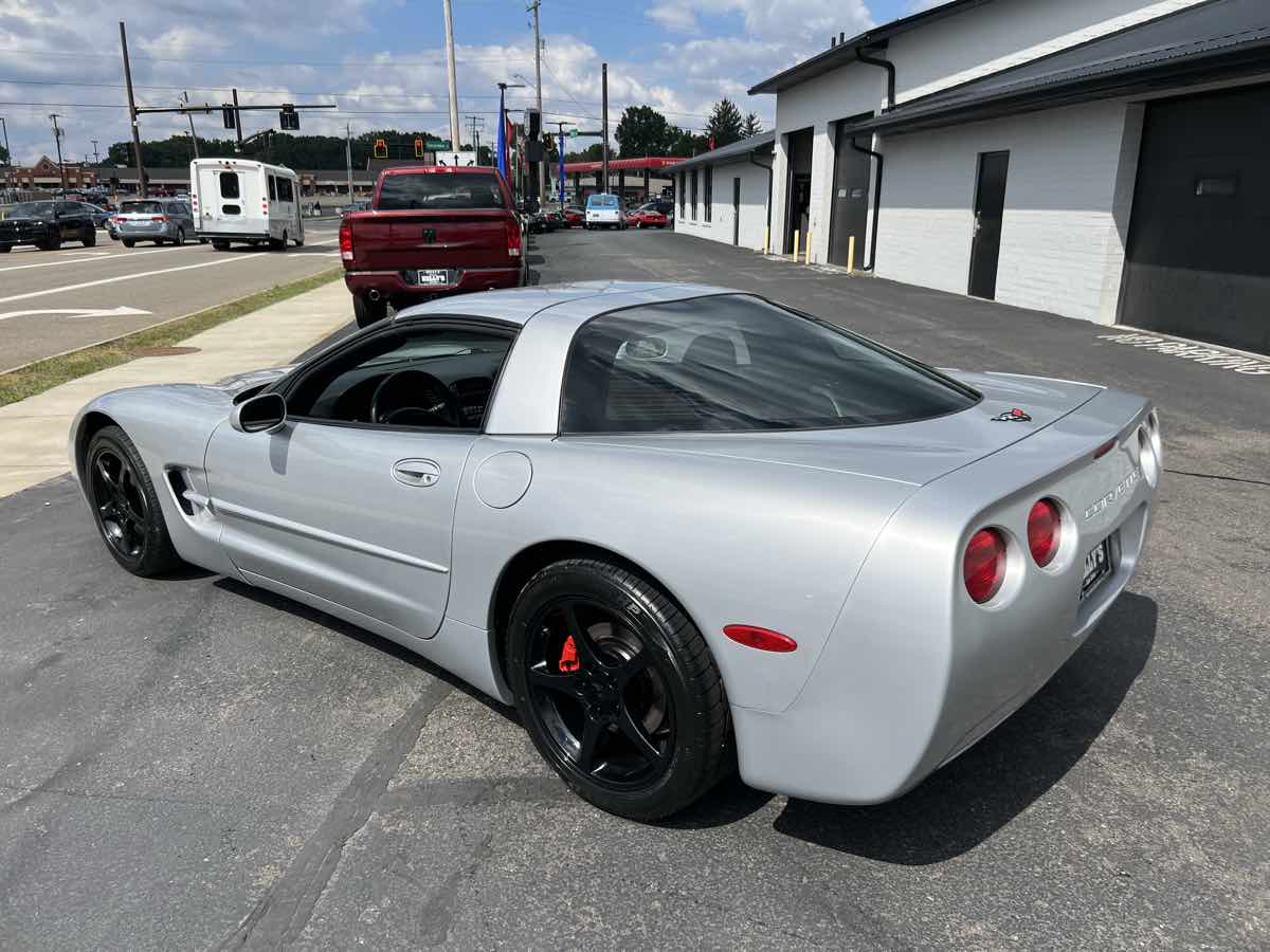 1998 Chevrolet Corvette photo 3