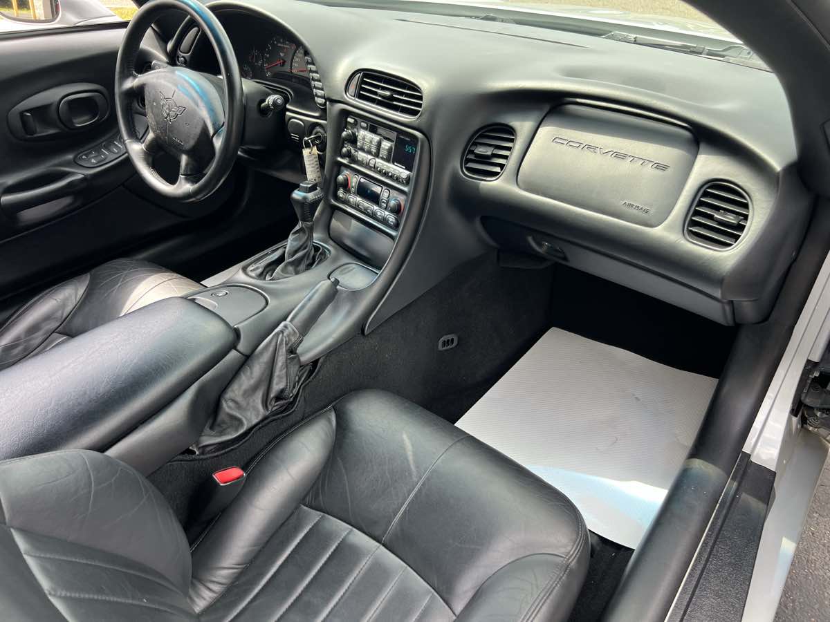 1998 Chevrolet Corvette photo 16