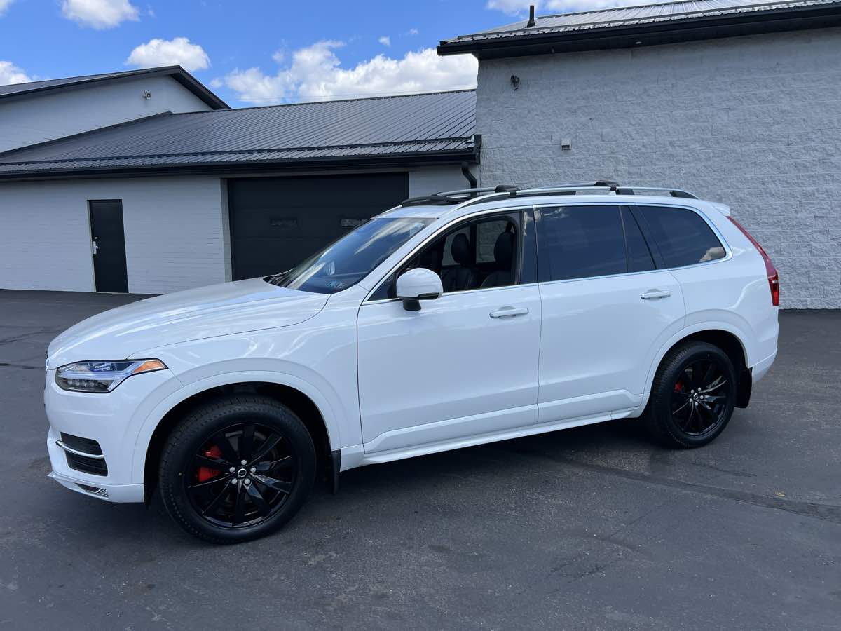 2018 Volvo XC90 Momentum photo 2