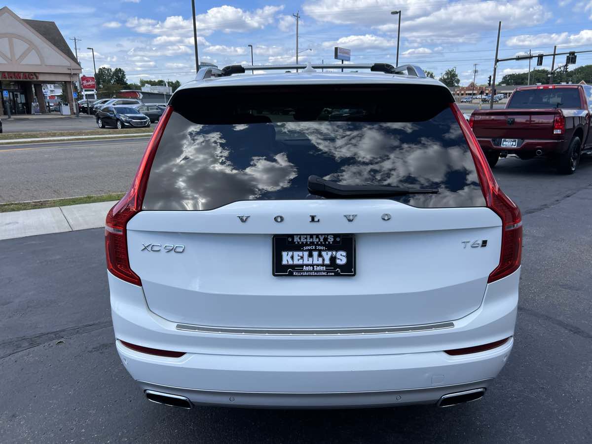 2018 Volvo XC90 Momentum photo 4