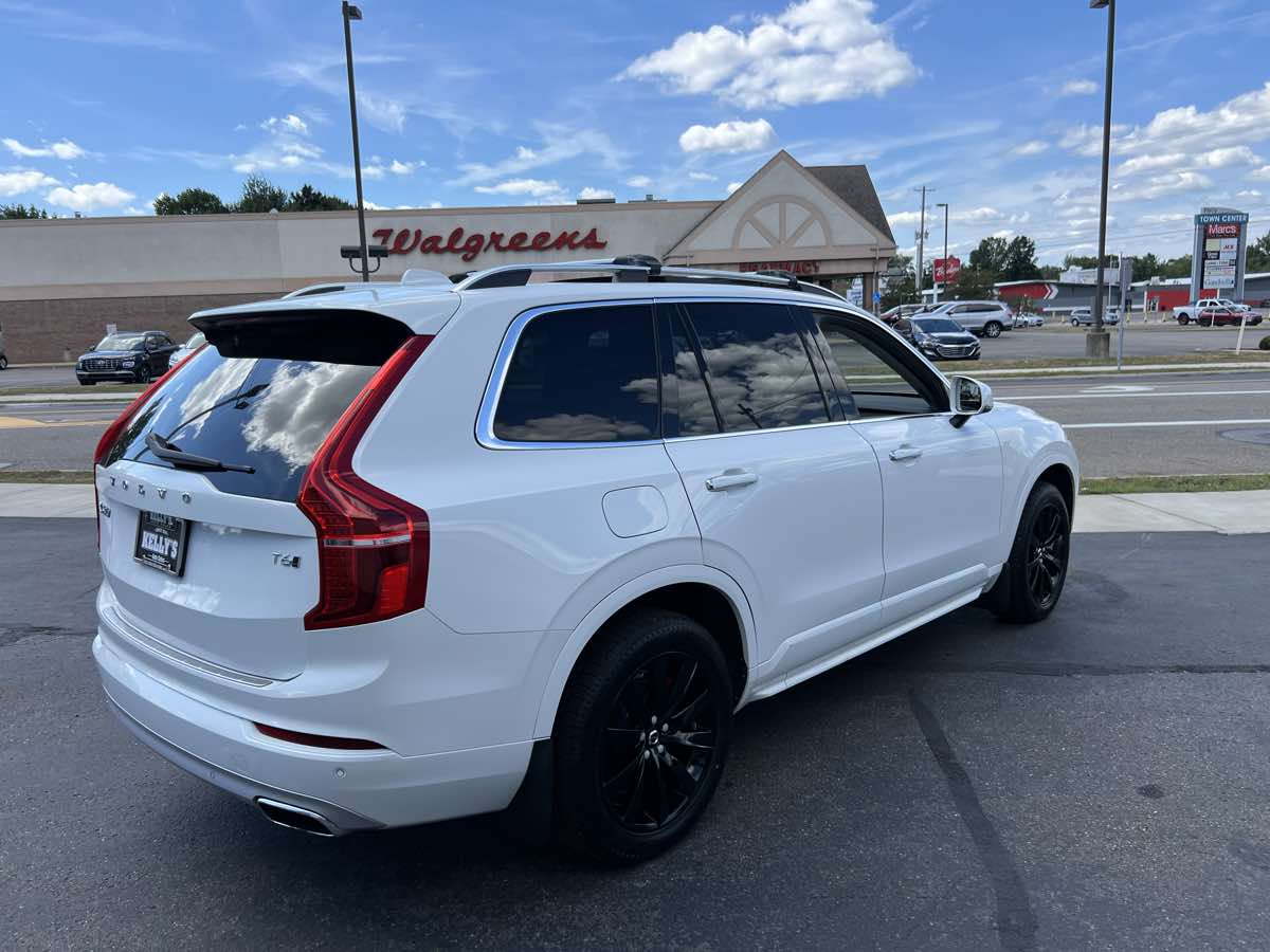 2018 Volvo XC90 Momentum photo 5