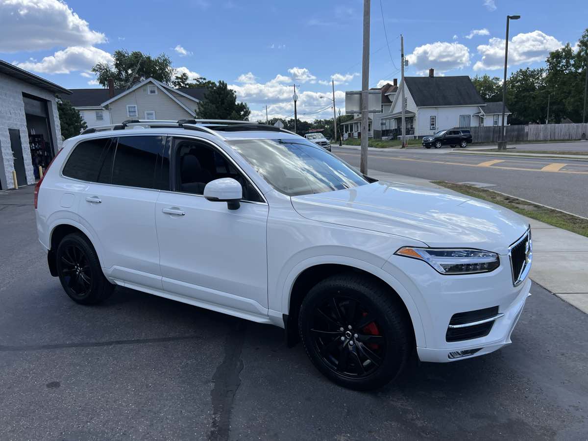 2018 Volvo XC90 Momentum photo 6