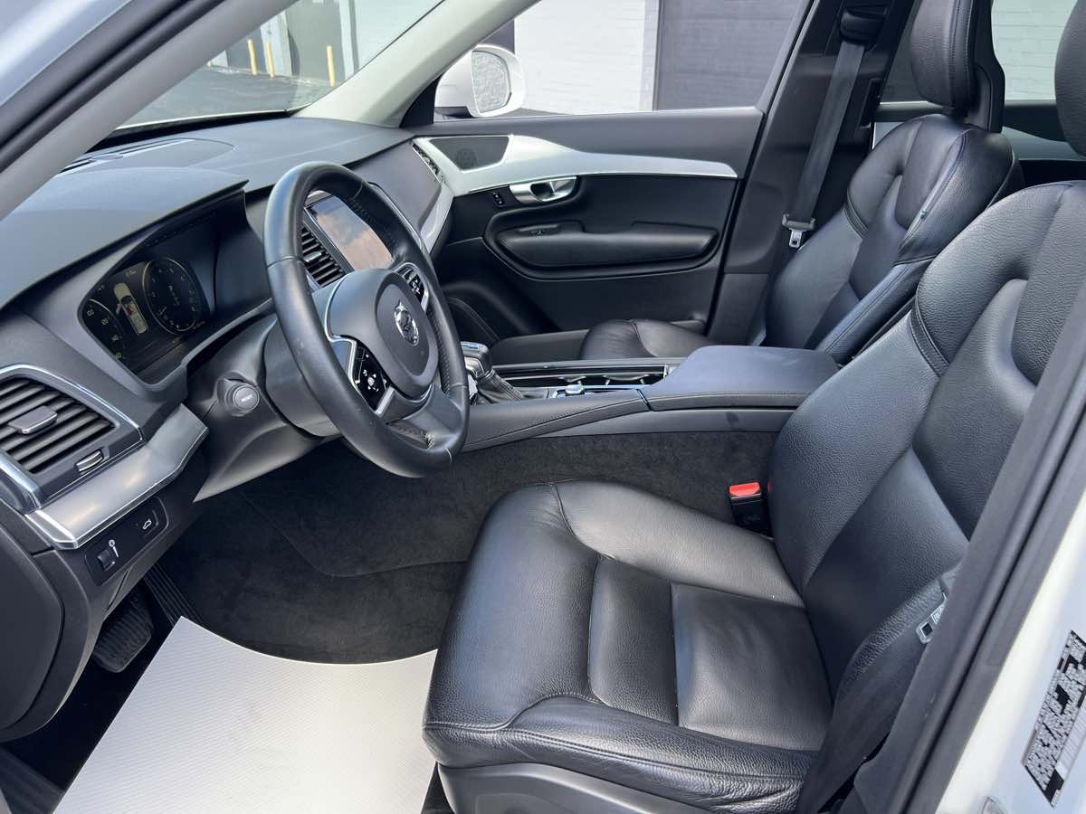 2018 Volvo XC90 Momentum photo 10