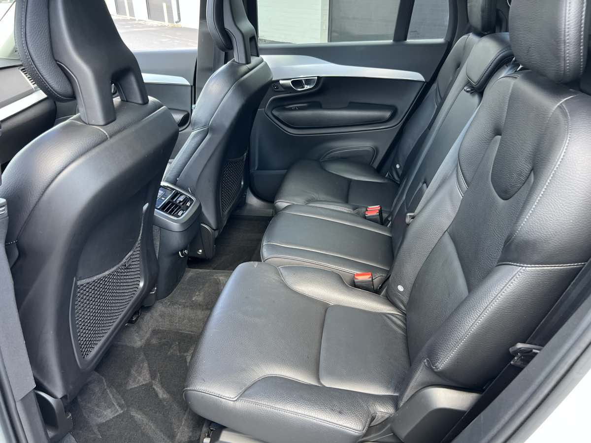 2018 Volvo XC90 Momentum photo 13