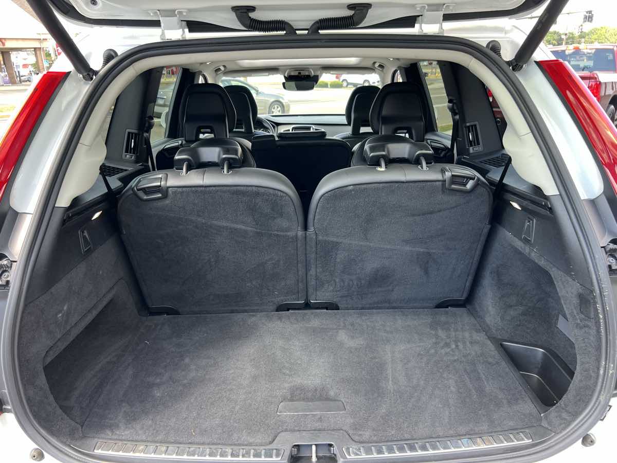 2018 Volvo XC90 Momentum photo 15