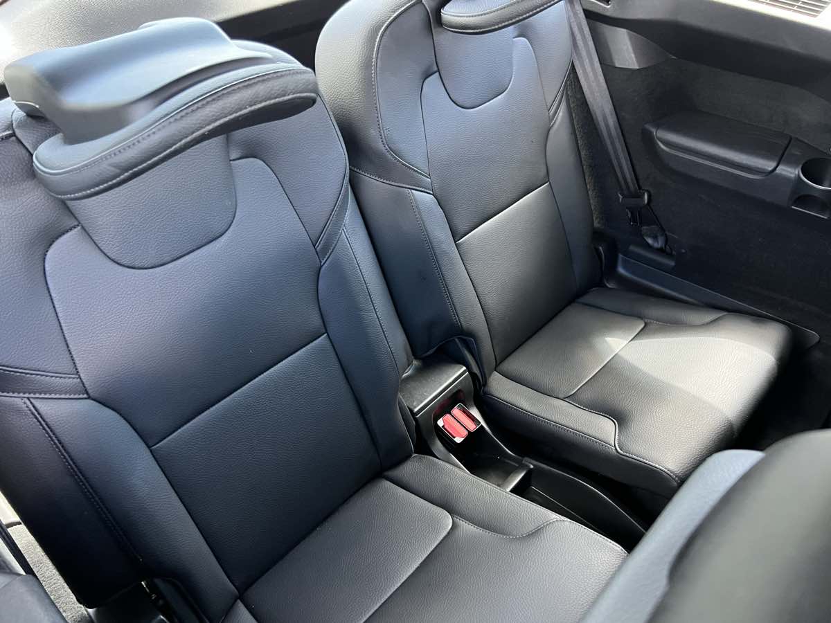 2018 Volvo XC90 Momentum photo 16