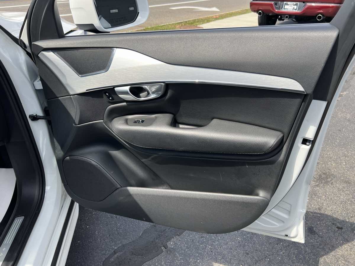 2018 Volvo XC90 Momentum photo 21