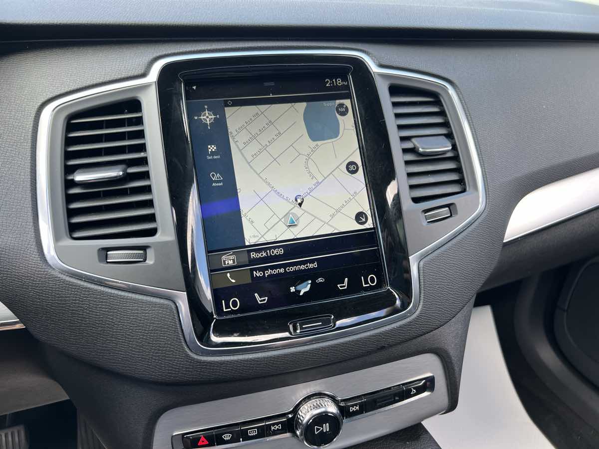 2018 Volvo XC90 Momentum photo 24