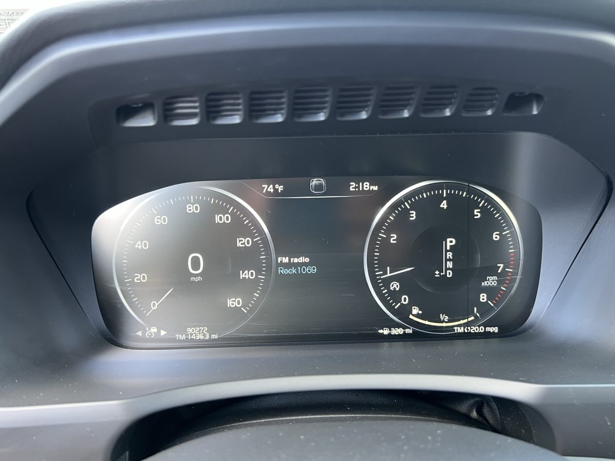 2018 Volvo XC90 Momentum photo 26