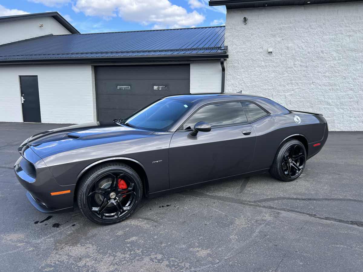 2015 Dodge Challenger R/T photo 2