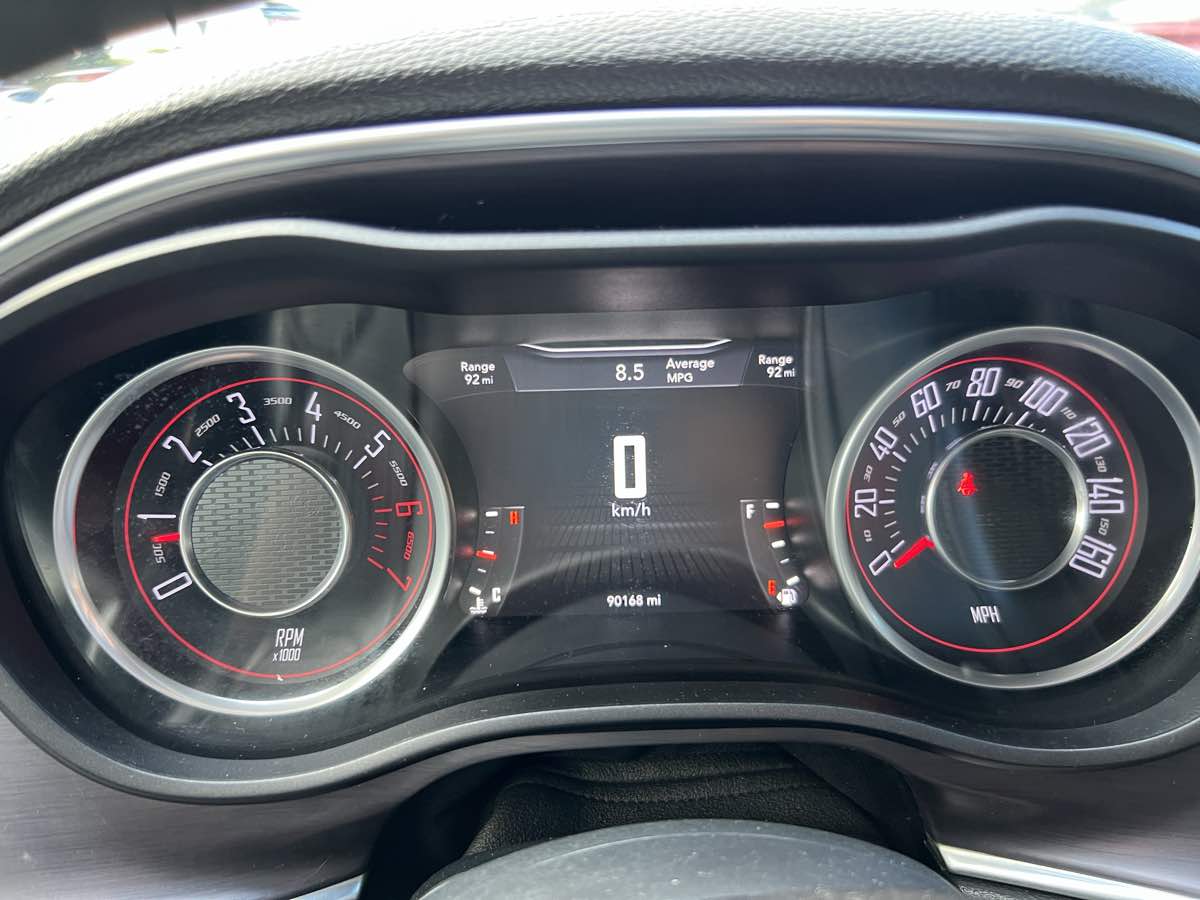 2015 Dodge Challenger R/T photo 21