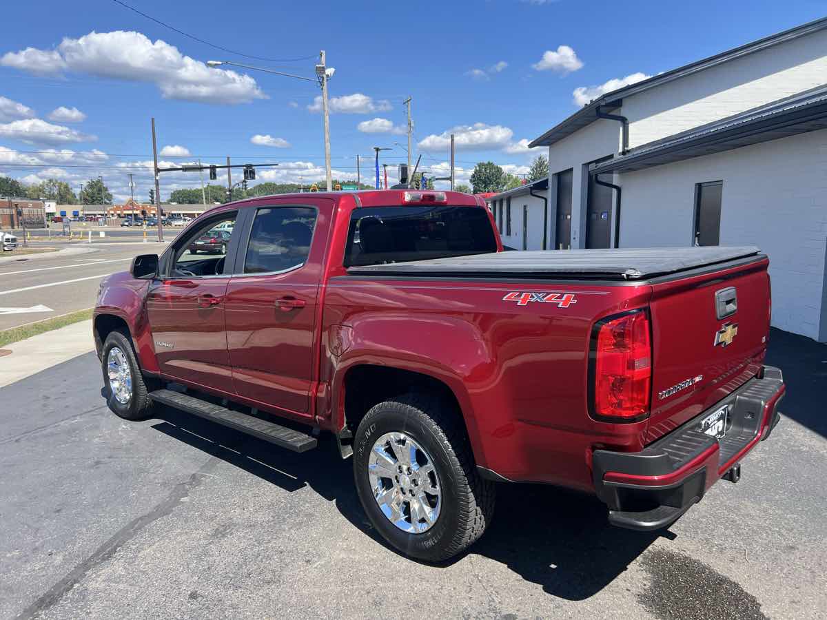 2018 Chevrolet Colorado LT photo 3