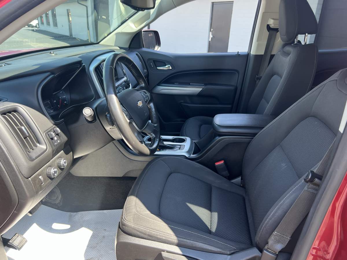 2018 Chevrolet Colorado LT photo 10