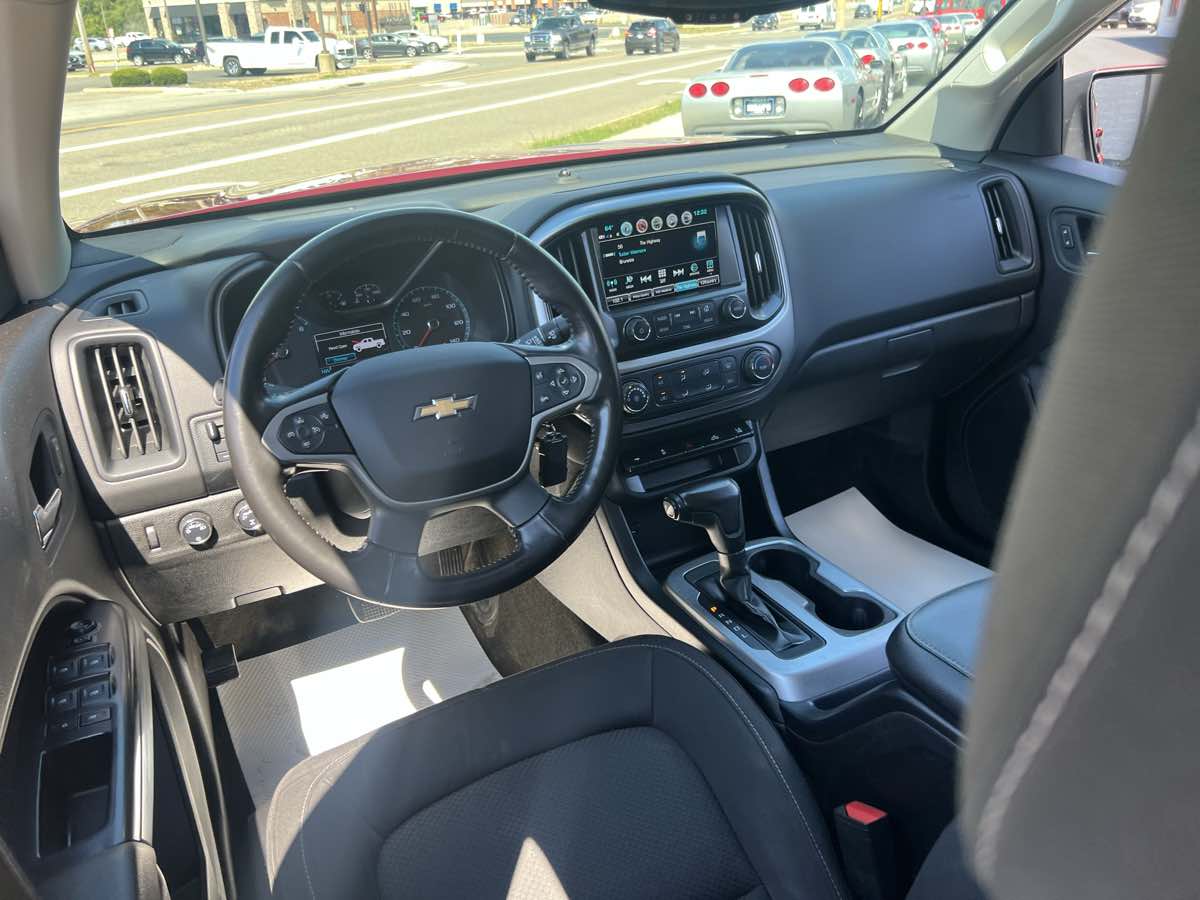 2018 Chevrolet Colorado LT photo 12