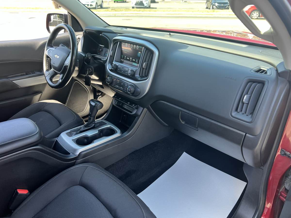 2018 Chevrolet Colorado LT photo 18