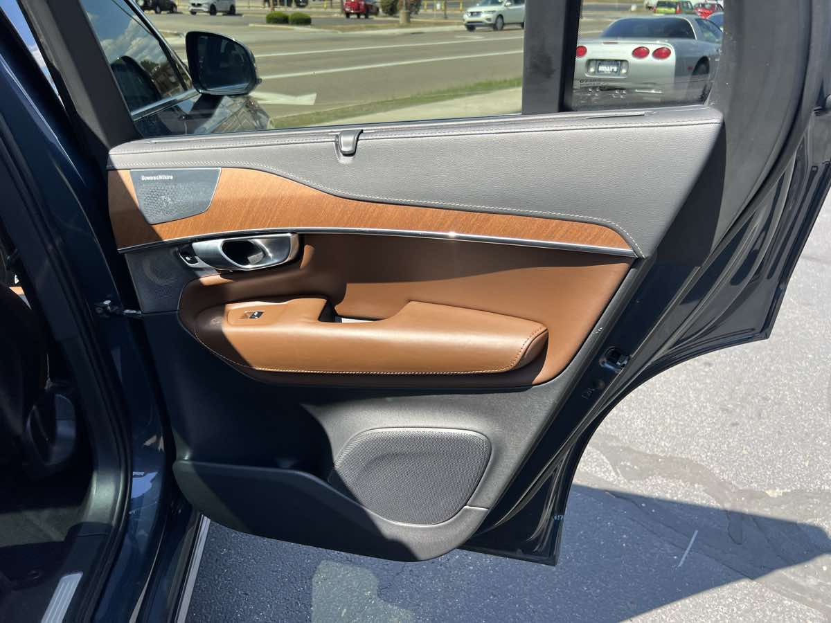 2020 Volvo XC90 Inscription photo 16