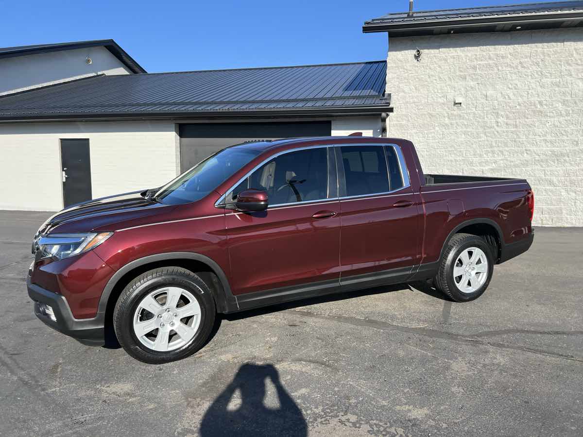 2019 Honda Ridgeline RTL photo 2