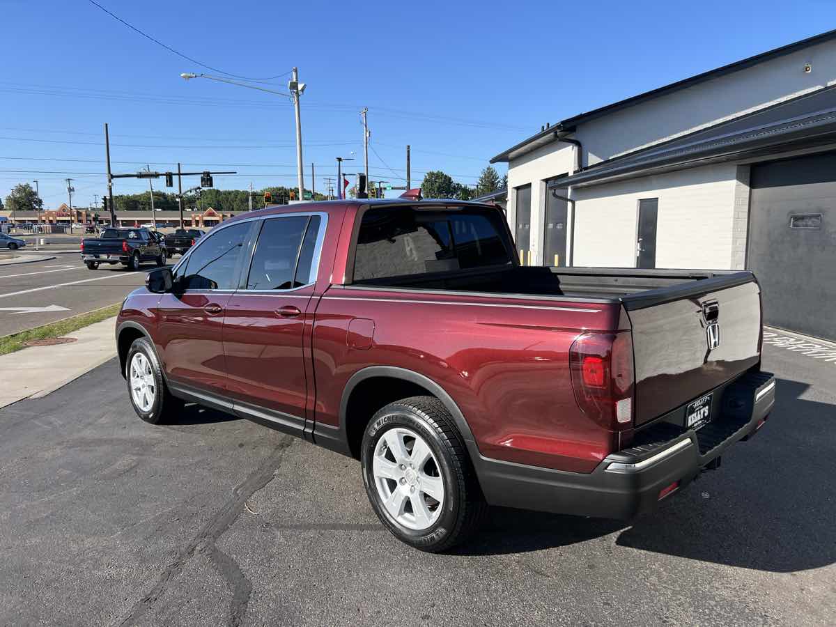 2019 Honda Ridgeline RTL photo 3