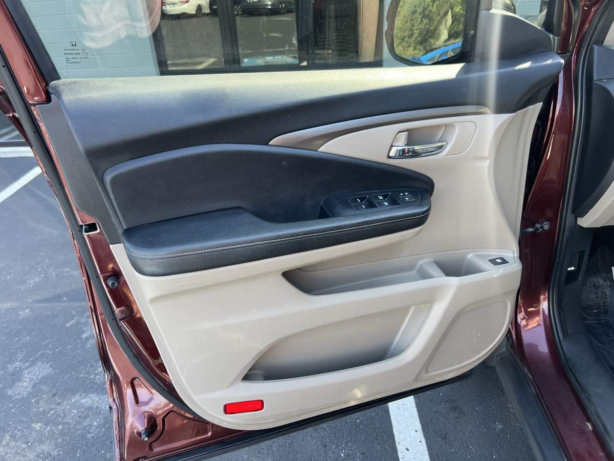 2019 Honda Ridgeline RTL photo 13