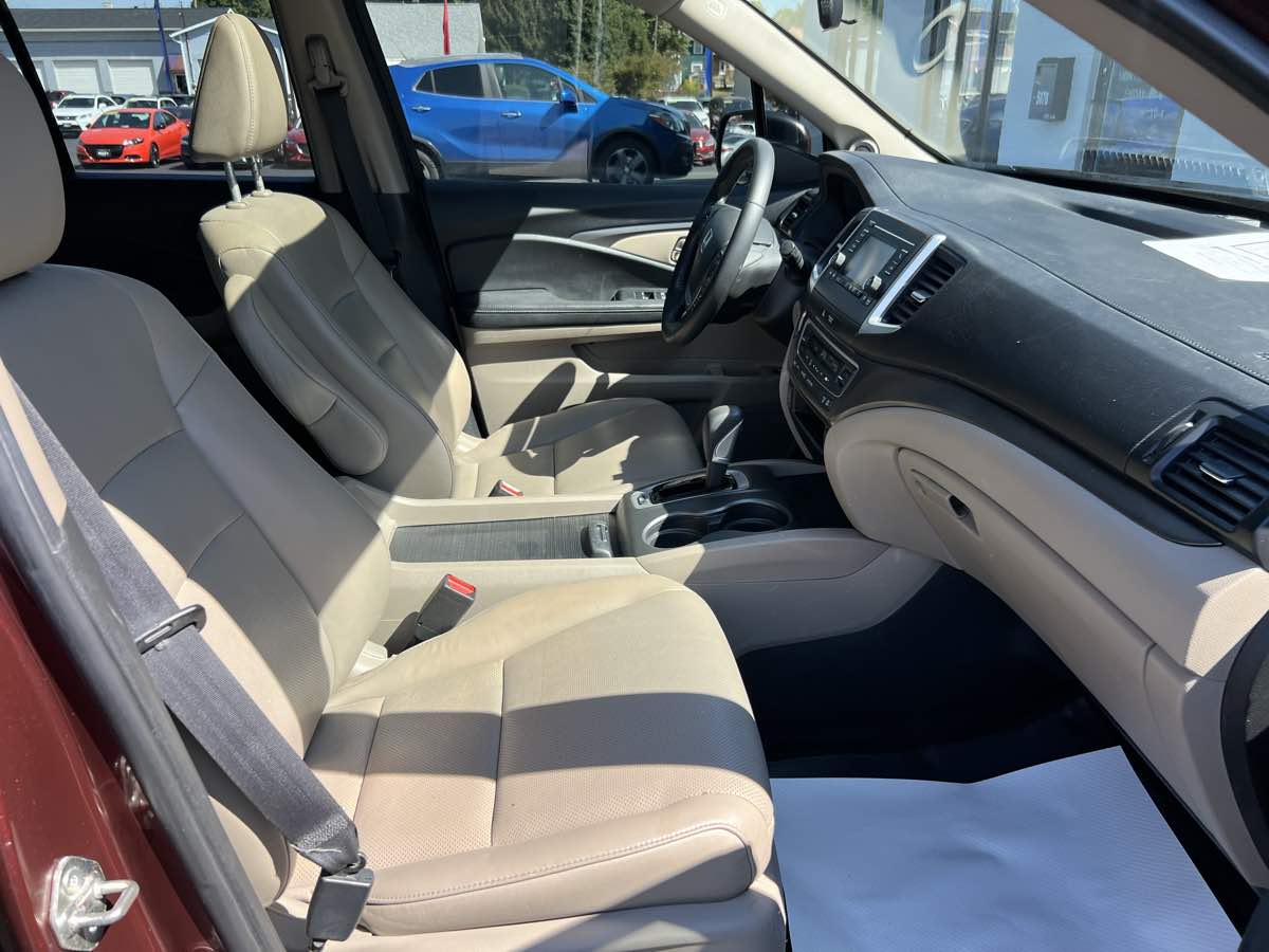 2019 Honda Ridgeline RTL photo 19