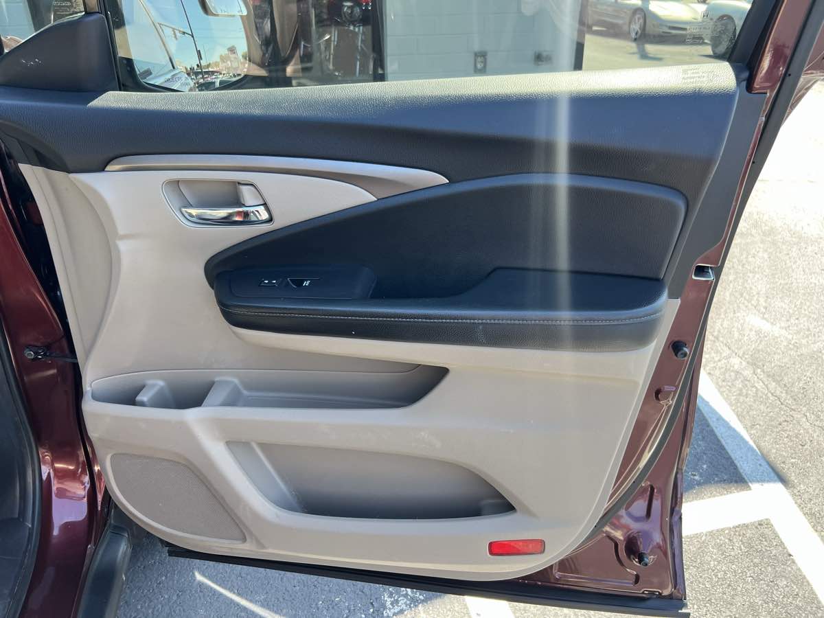 2019 Honda Ridgeline RTL photo 21