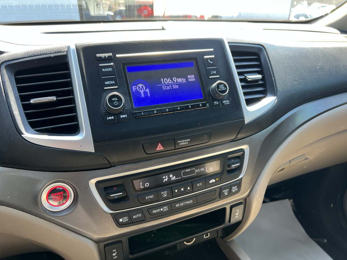 2019 Honda Ridgeline RTL photo 24