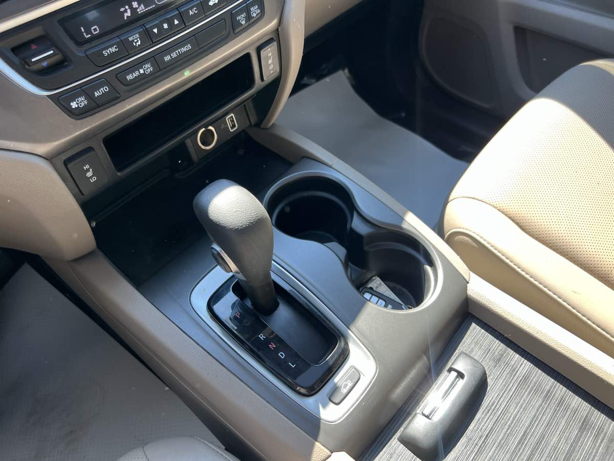 2019 Honda Ridgeline RTL photo 25