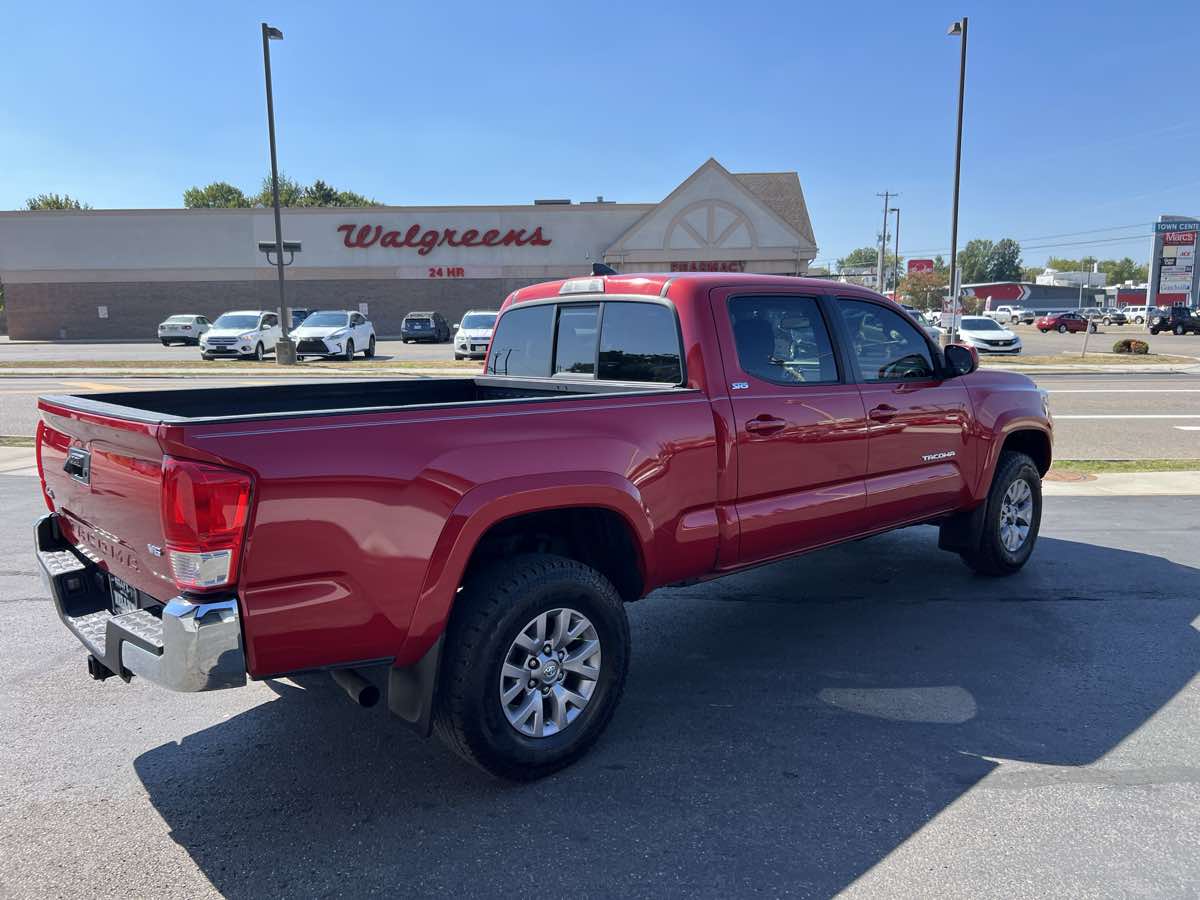 2017 Toyota Tacoma SR5 Double Cab V6 4x4 photo 5