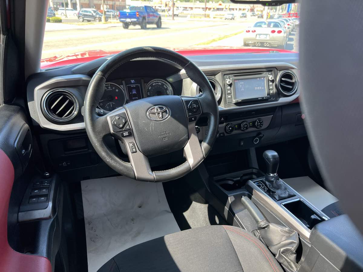 2017 Toyota Tacoma SR5 Double Cab V6 4x4 photo 11
