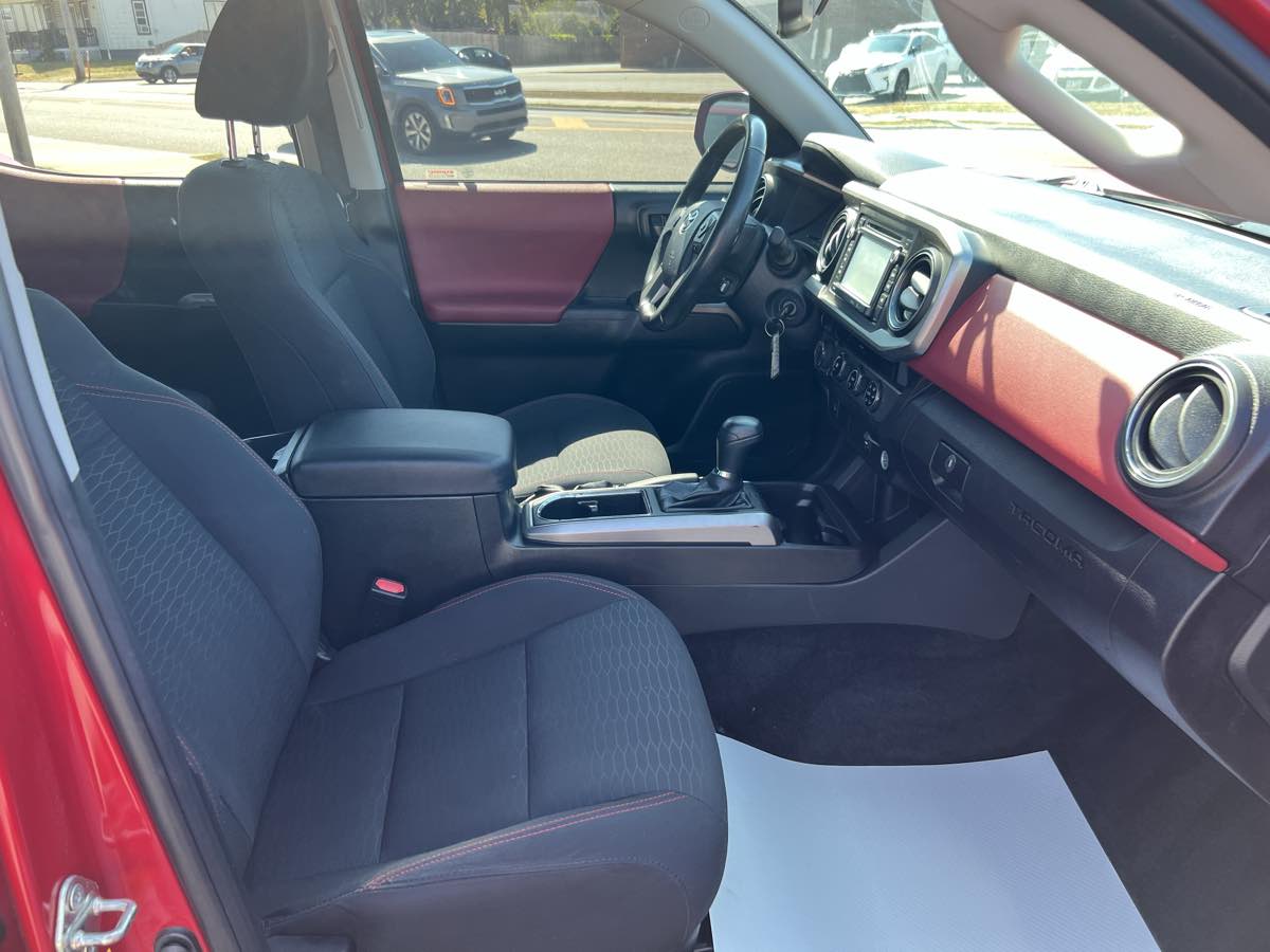2017 Toyota Tacoma SR5 Double Cab V6 4x4 photo 15