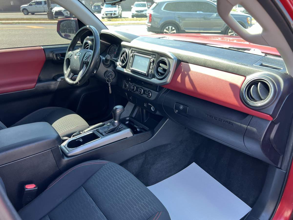 2017 Toyota Tacoma SR5 Double Cab V6 4x4 photo 16