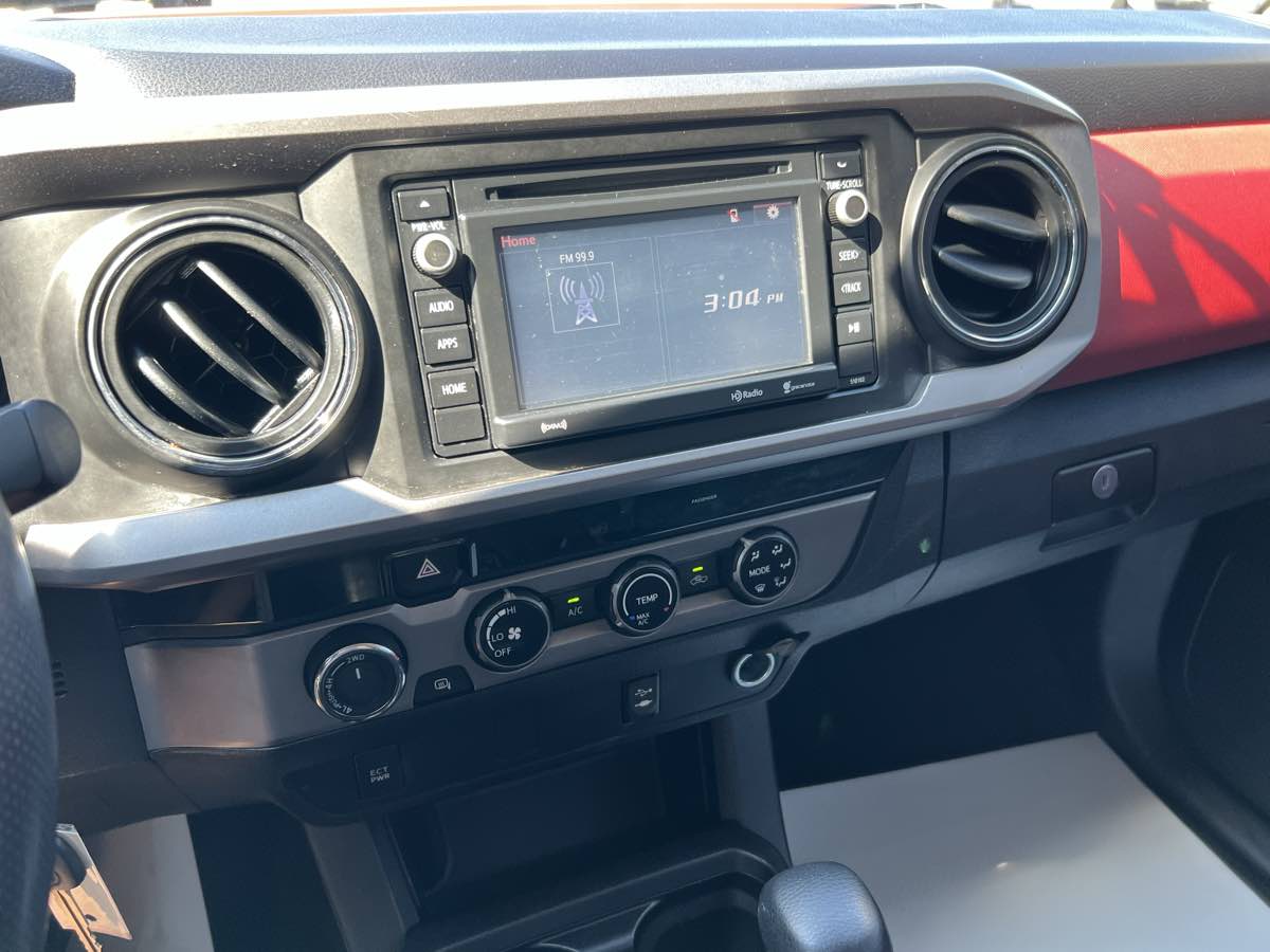 2017 Toyota Tacoma SR5 Double Cab V6 4x4 photo 19