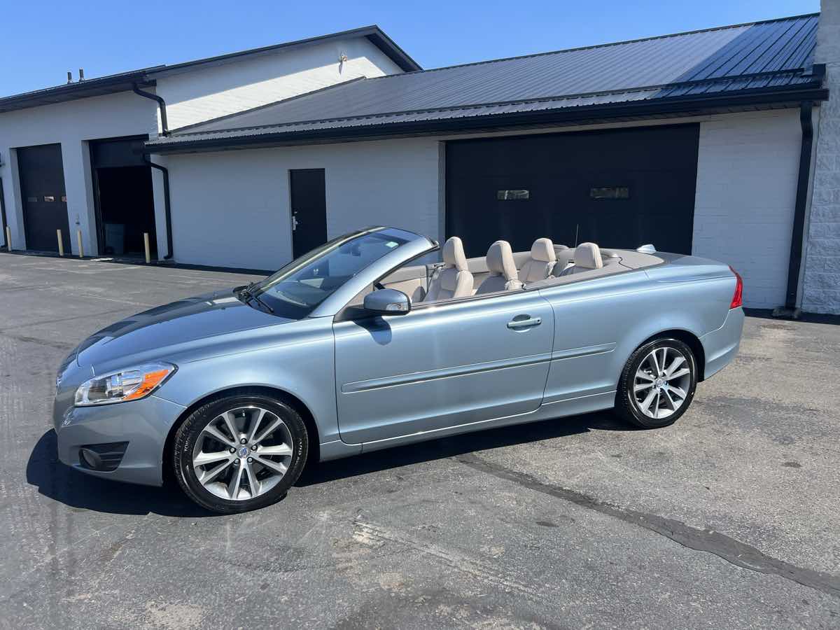2011 Volvo C70 T5 photo 2