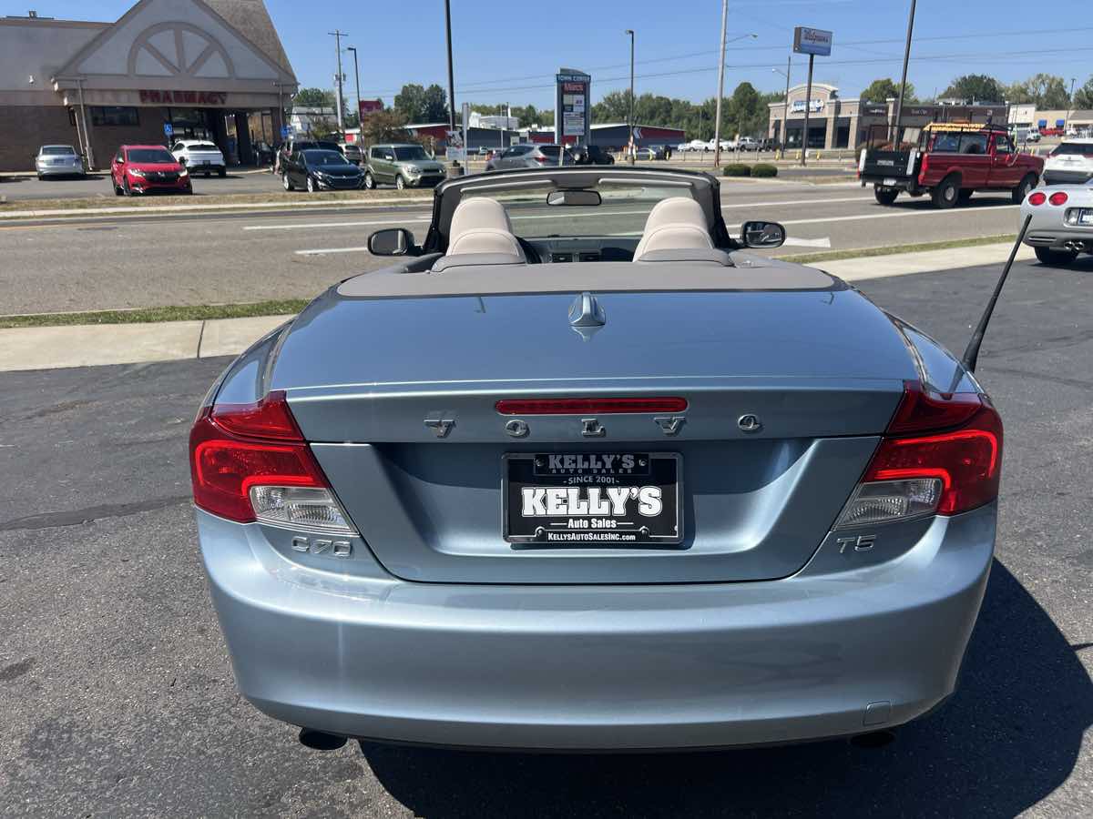 2011 Volvo C70 T5 photo 4