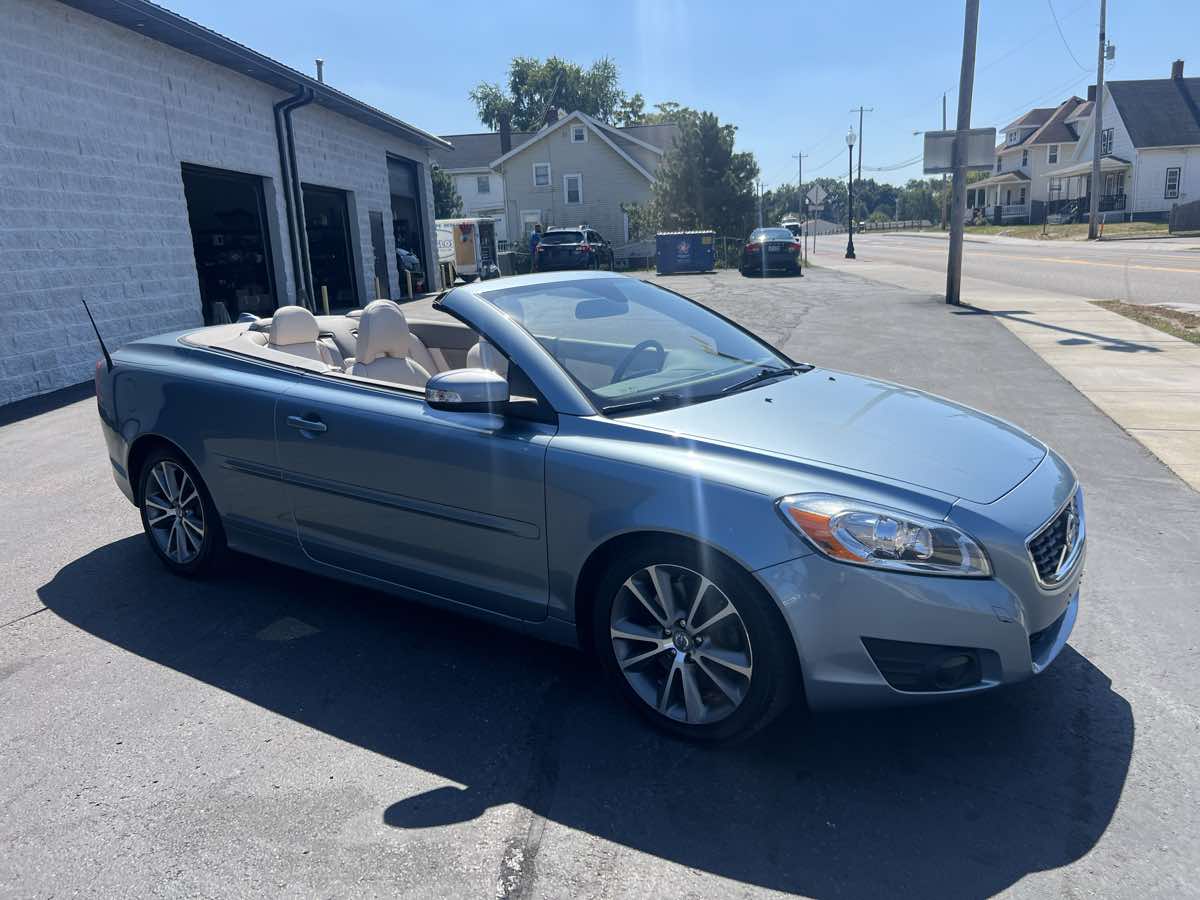 2011 Volvo C70 T5 photo 6