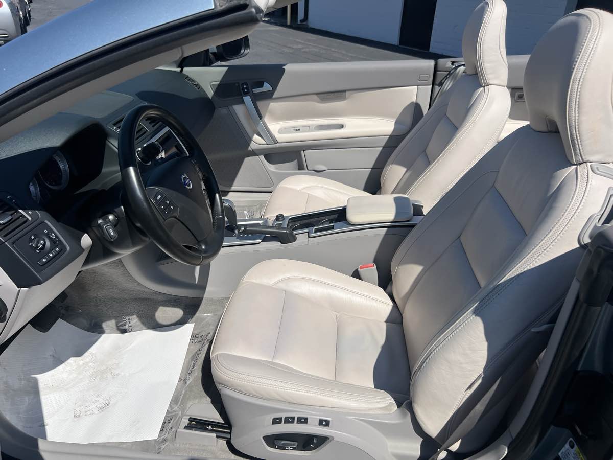 2011 Volvo C70 T5 photo 9