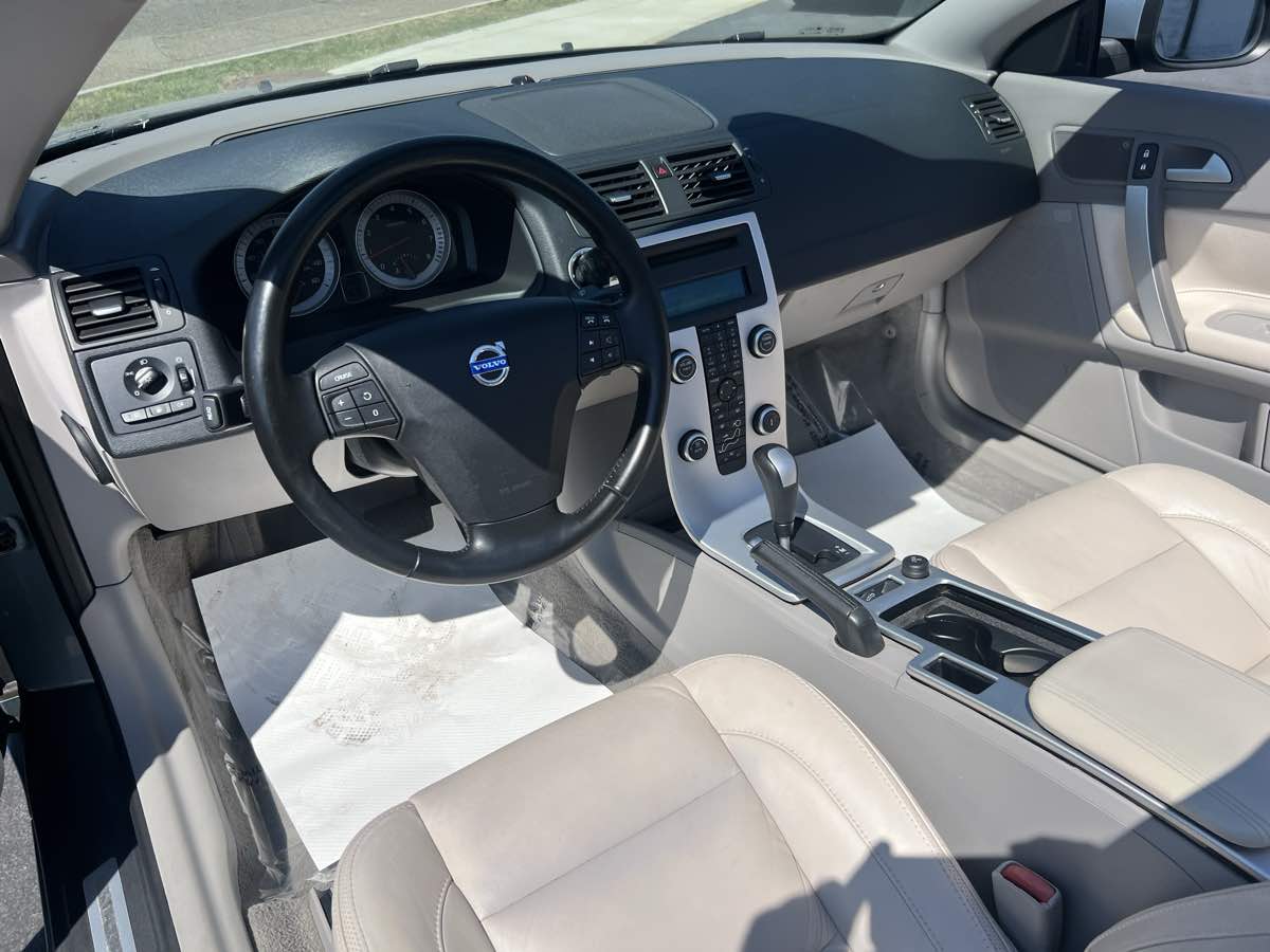 2011 Volvo C70 T5 photo 11
