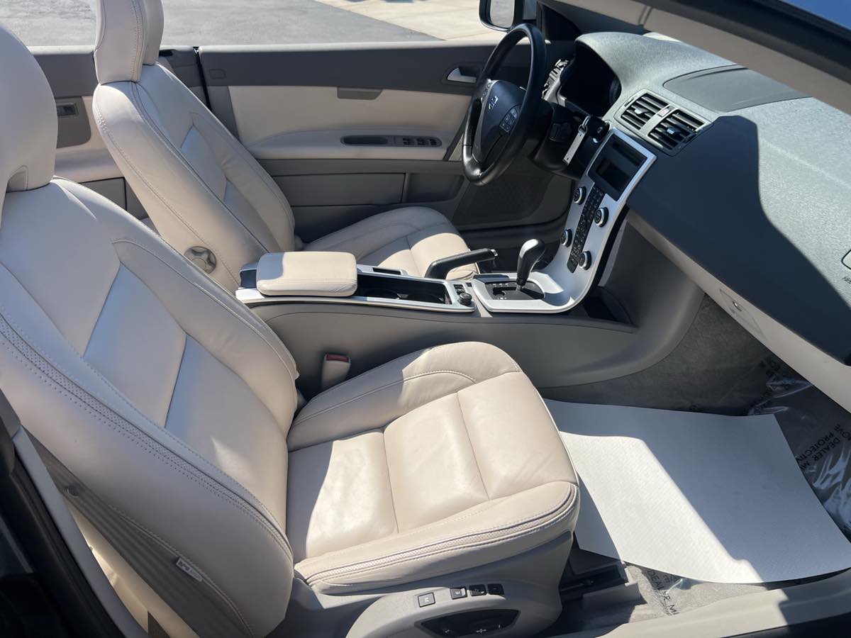 2011 Volvo C70 T5 photo 13