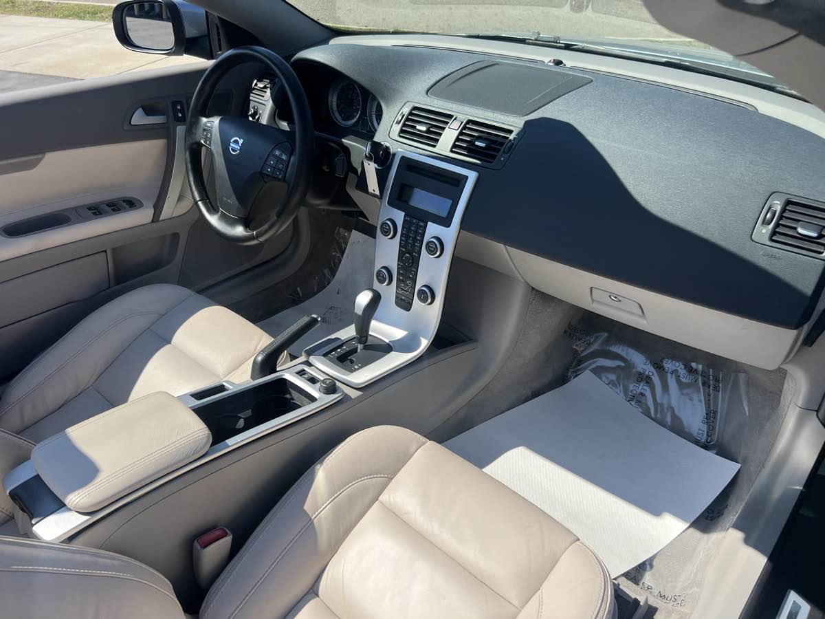 2011 Volvo C70 T5 photo 14