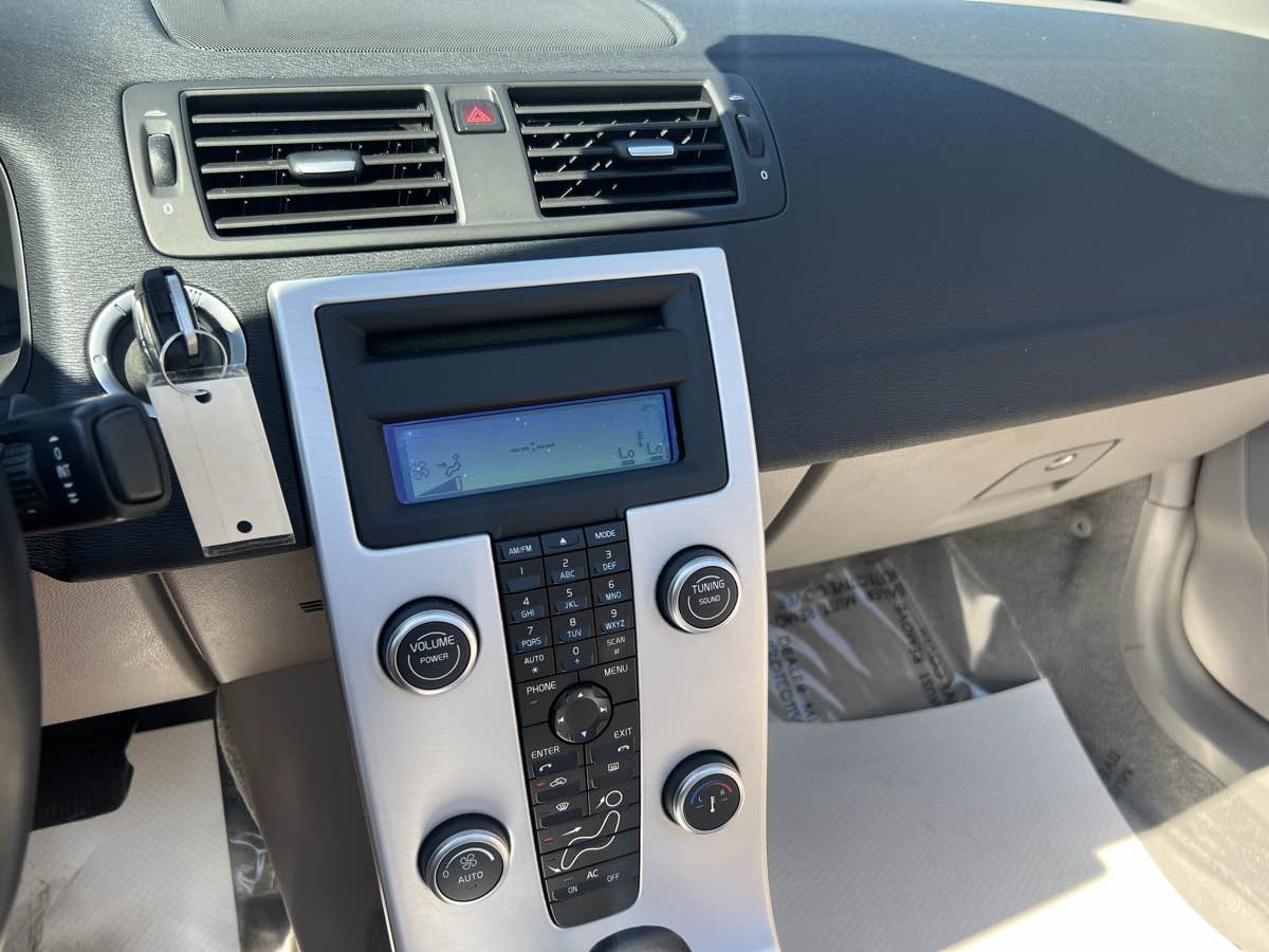 2011 Volvo C70 T5 photo 19