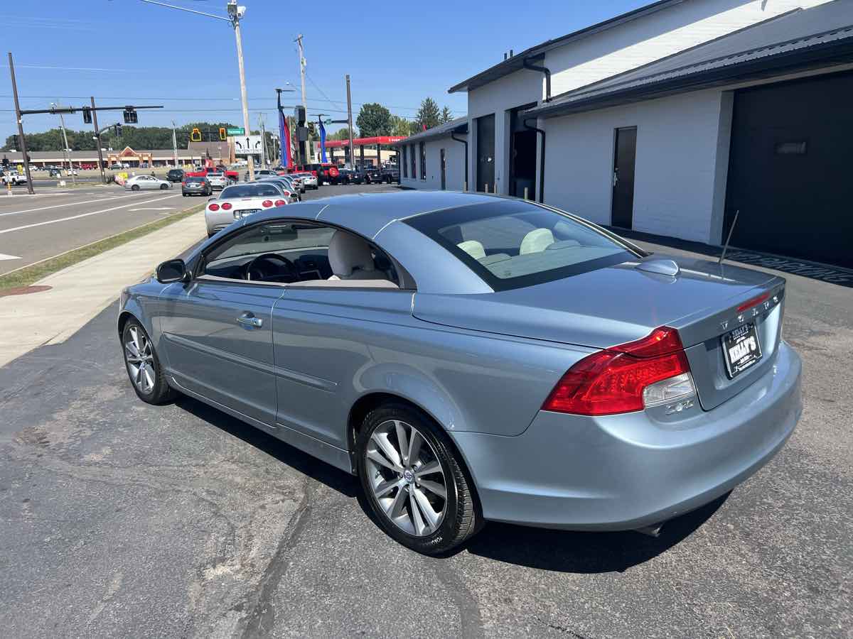 2011 Volvo C70 T5 photo 24