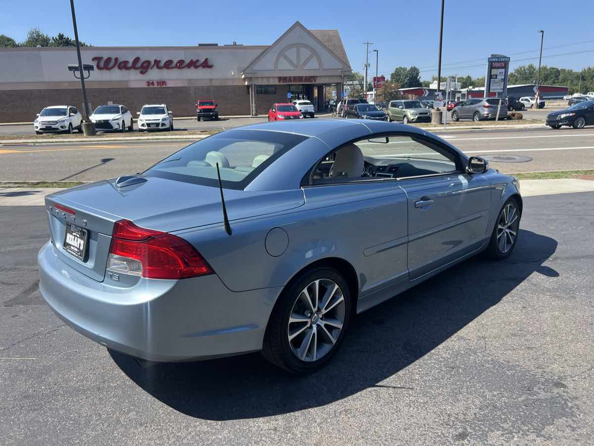 2011 Volvo C70 T5 photo 26