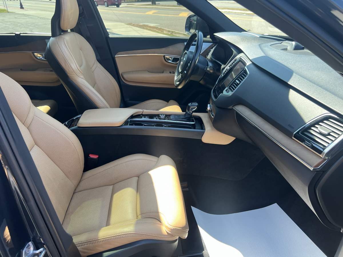 2017 Volvo XC90 Inscription photo 21