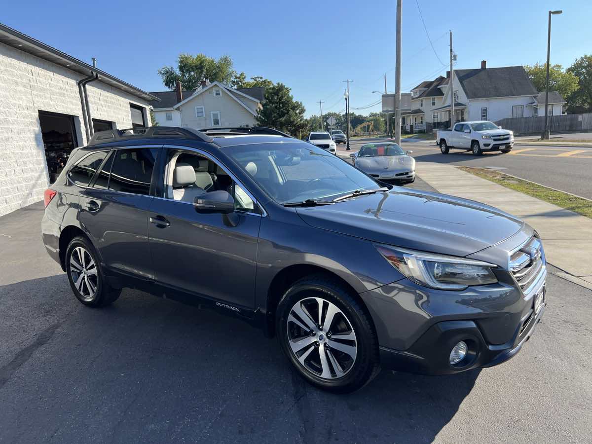 2018 Subaru Outback Limited photo 5