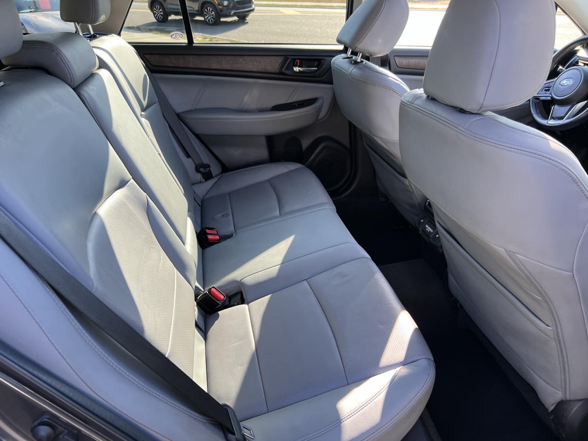 2018 Subaru Outback Limited photo 15