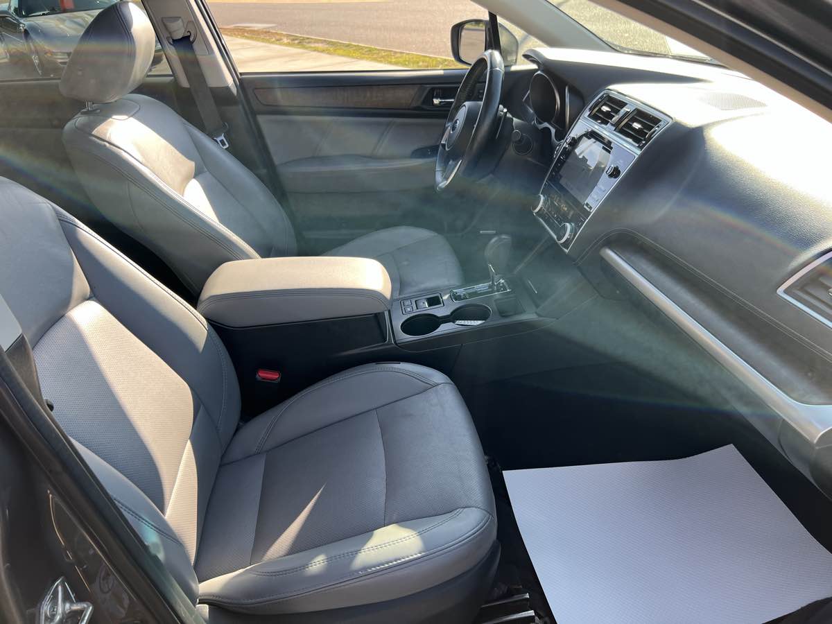 2018 Subaru Outback Limited photo 17