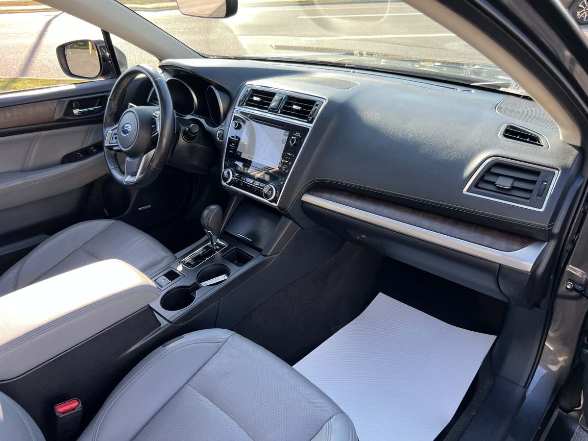 2018 Subaru Outback Limited photo 18